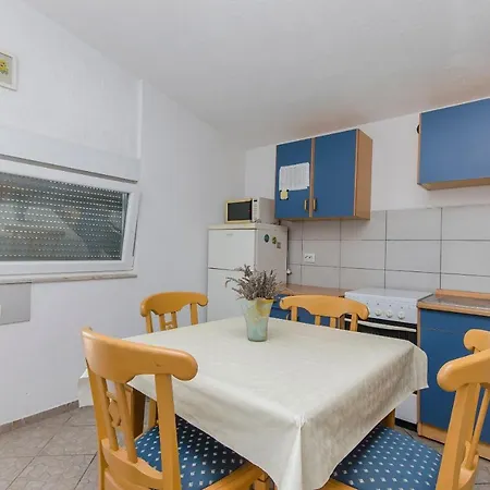 Zdenko Apartment Vir