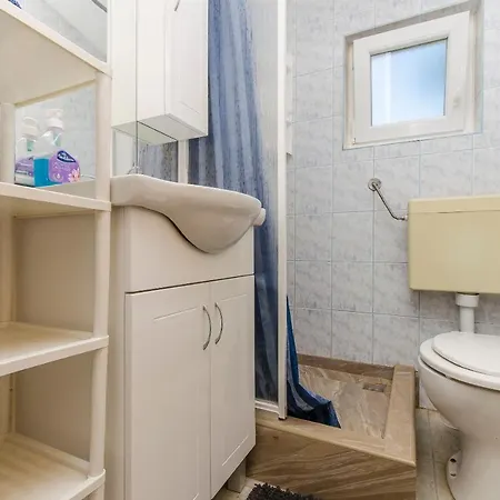 Zdenko Apartment Vir