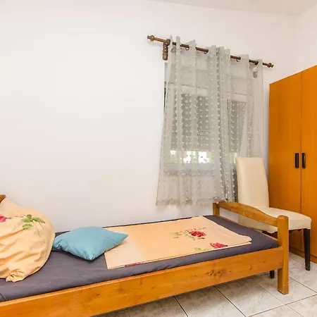 Zdenko Apartment Vir